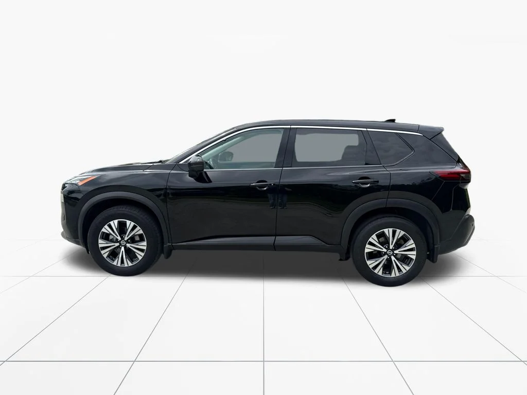 Used 2021 Super Black Nissan SV image 4
