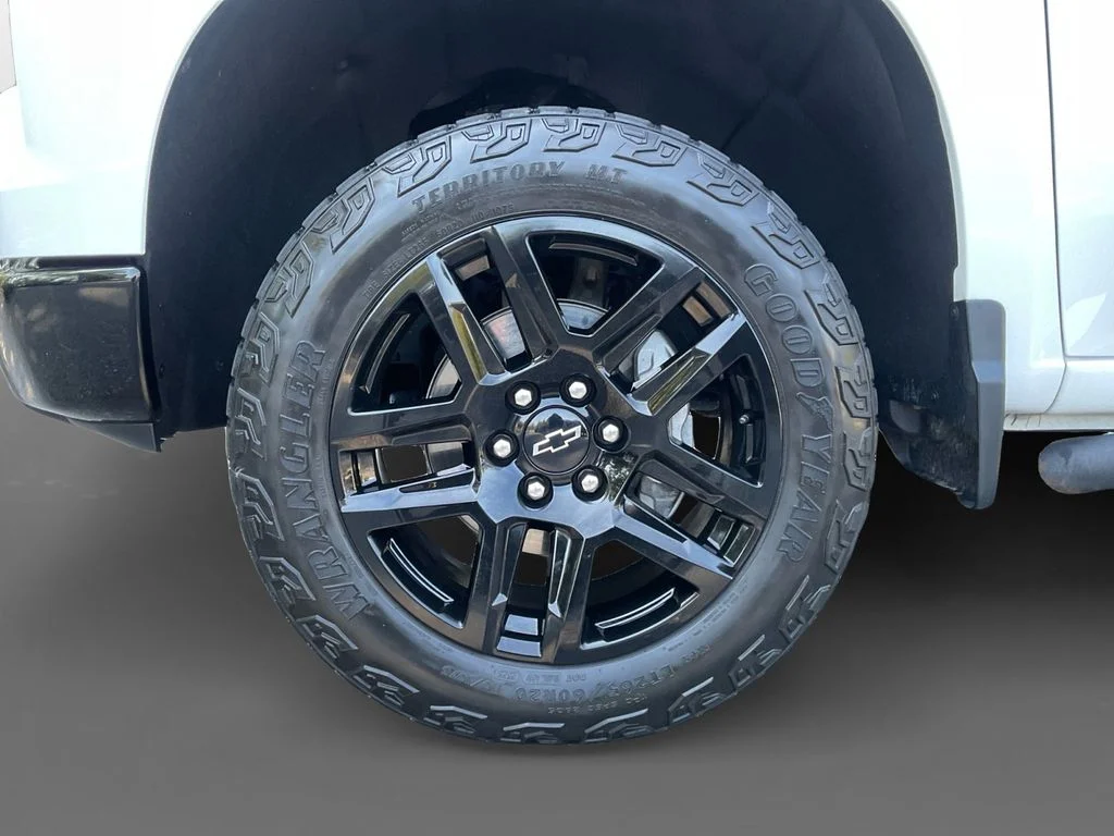 Used 2024 White Chevrolet Custom Trail Boss image 15