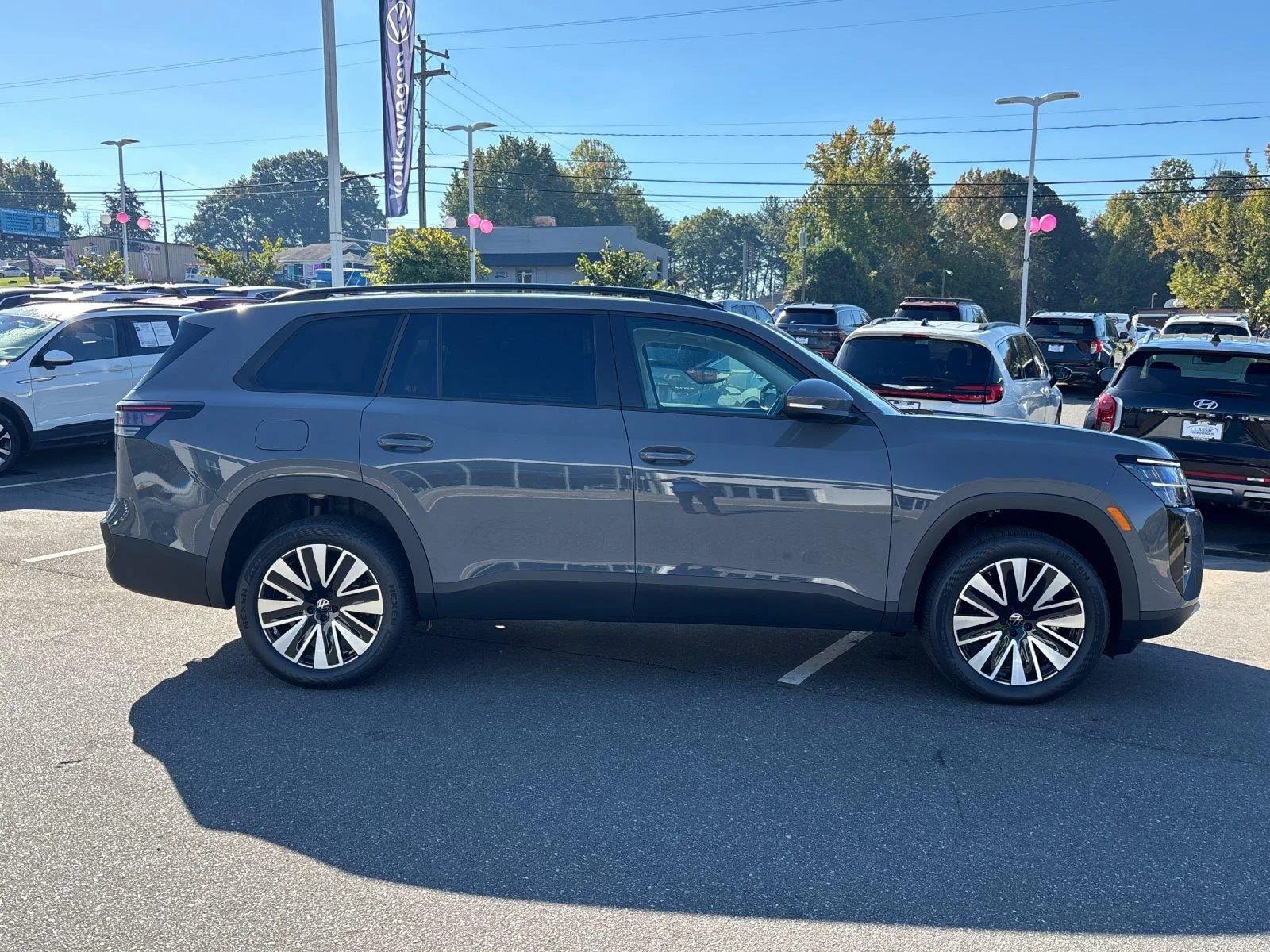 New 2027 Pure Gray Volkswagen SE w/Technology image 6