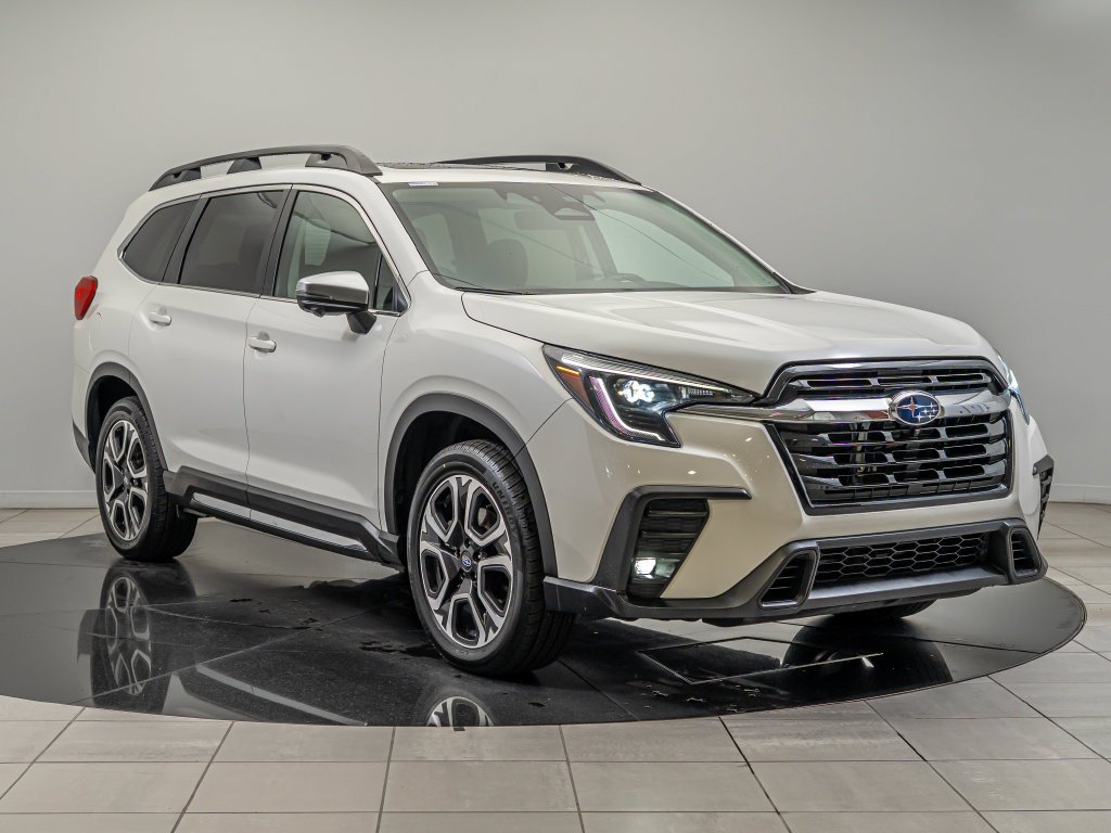 Used 2023 Crystal White Pearl Subaru Limited image 3