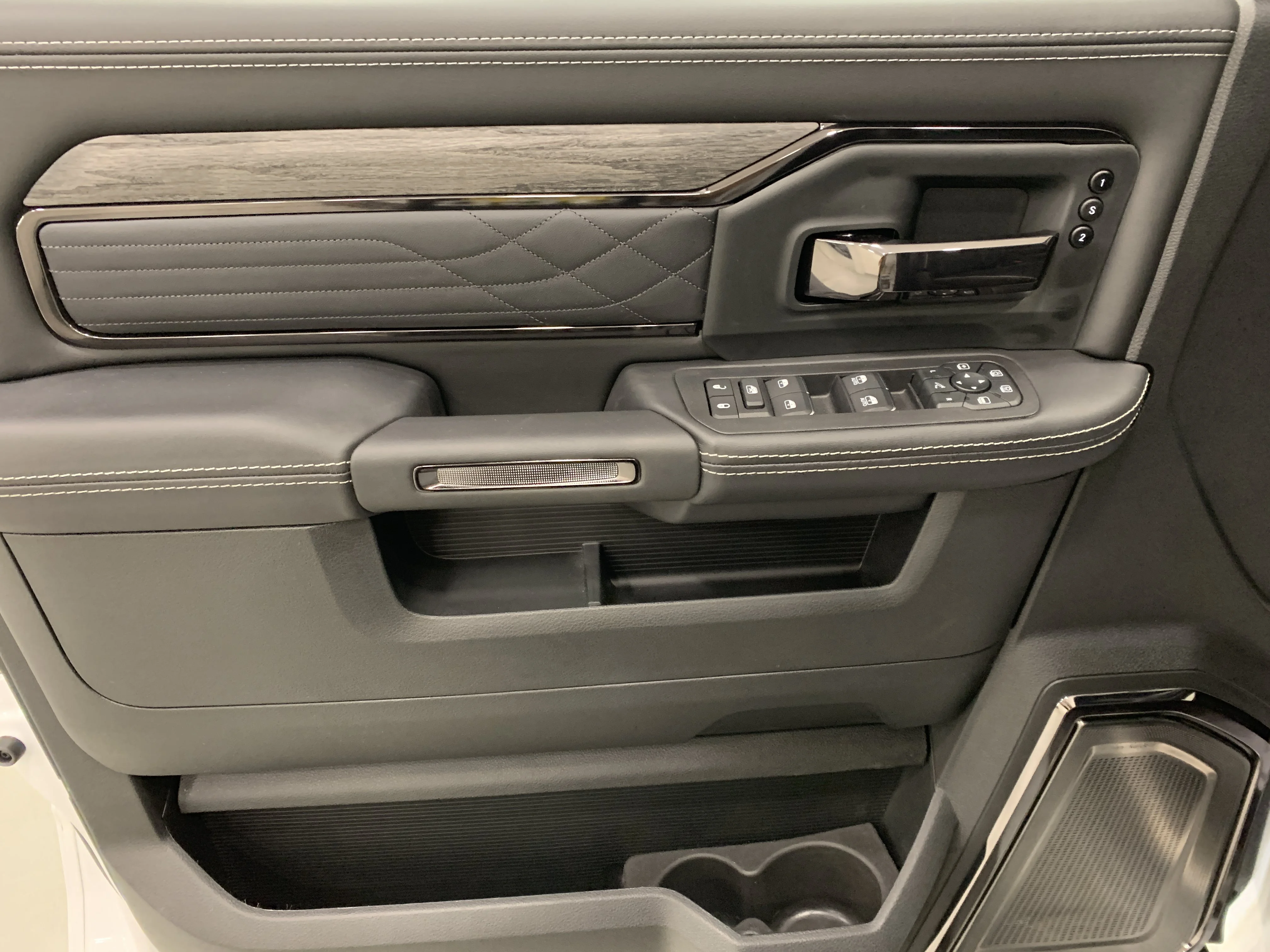 New 2026 Bright White Ram Limited image 19