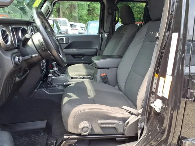 Used 2018 Black Jeep Sahara 4x4 image 16