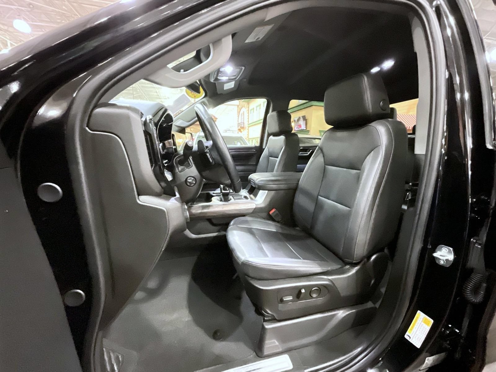2024 Chevrolet Silverado 1500 LTZ - Photo 10