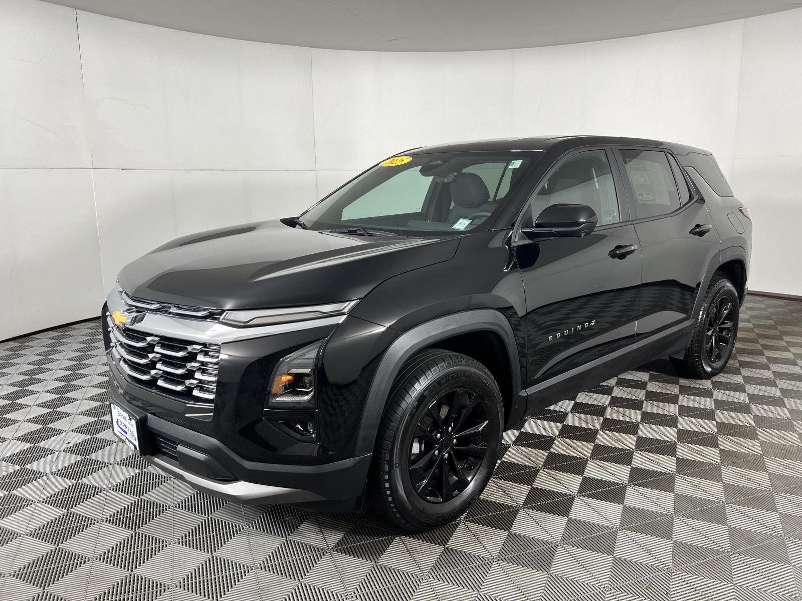 Used 2025 Mosaic Black Metallic Chevrolet AWD LT image 4