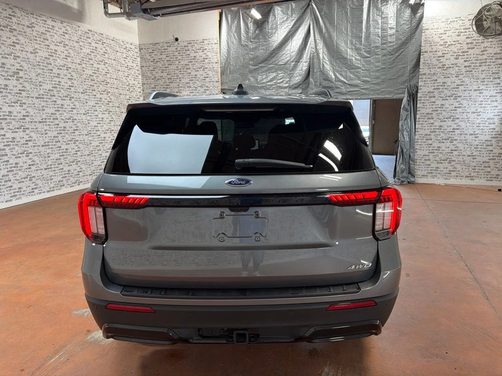 Used 2025 Carbonized Gray Metallic Ford ST-Line image 6