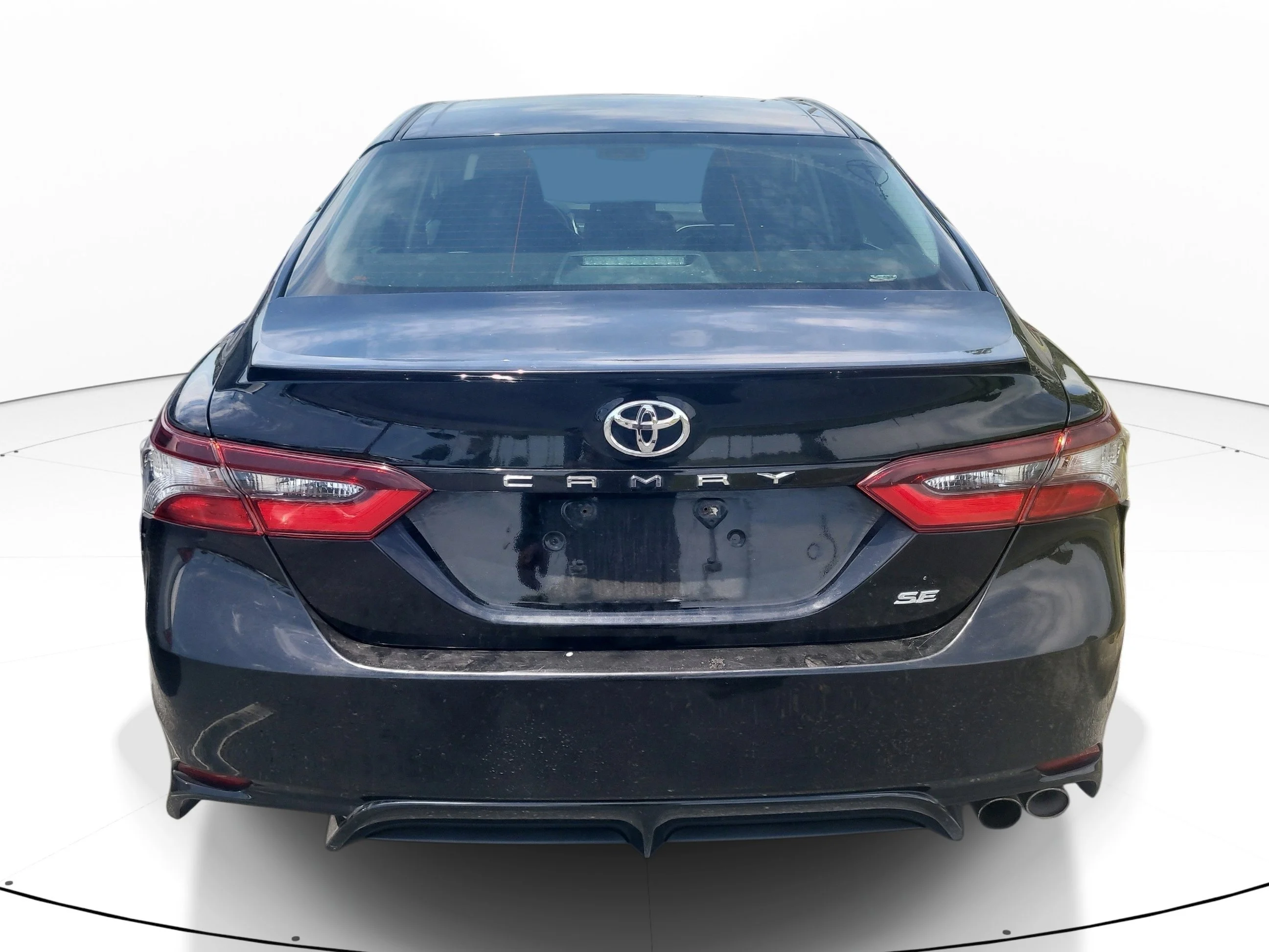 Used 2022  Toyota SE image 5