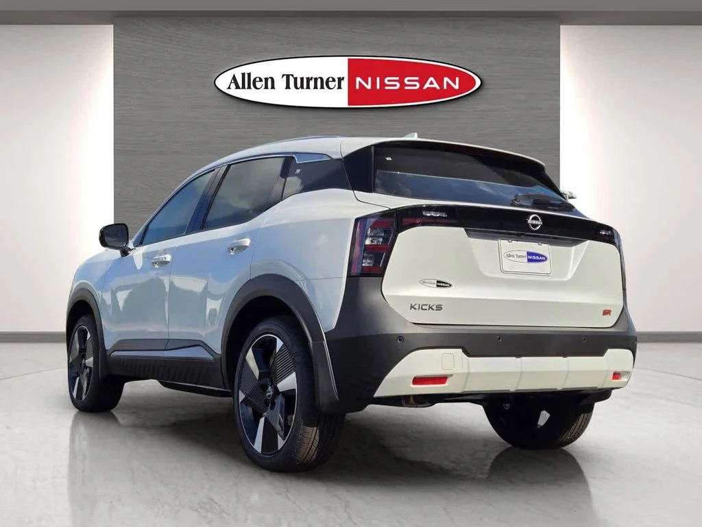 2025 Nissan Kicks SR - Photo 10