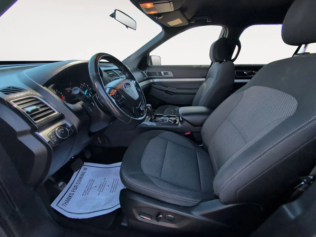 Used 2017 Gray Ford XLT image 9