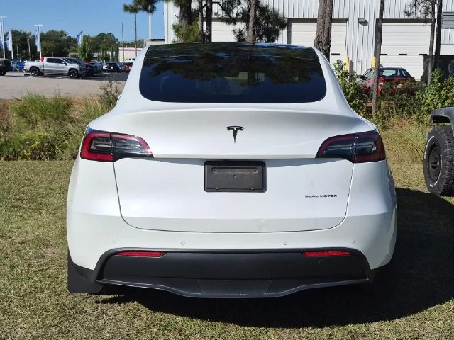 Used 2021 White Tesla Long Range image 4