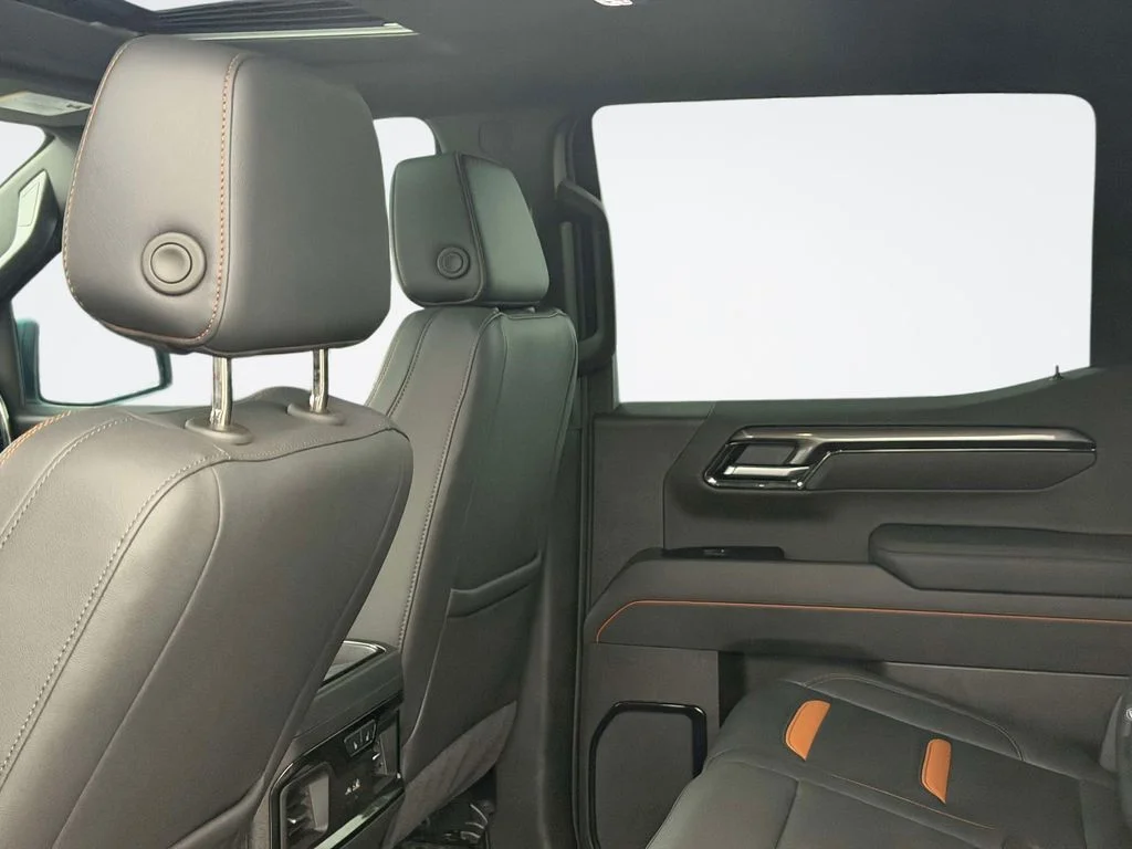 Used 2025 White GMC AT4 image 16