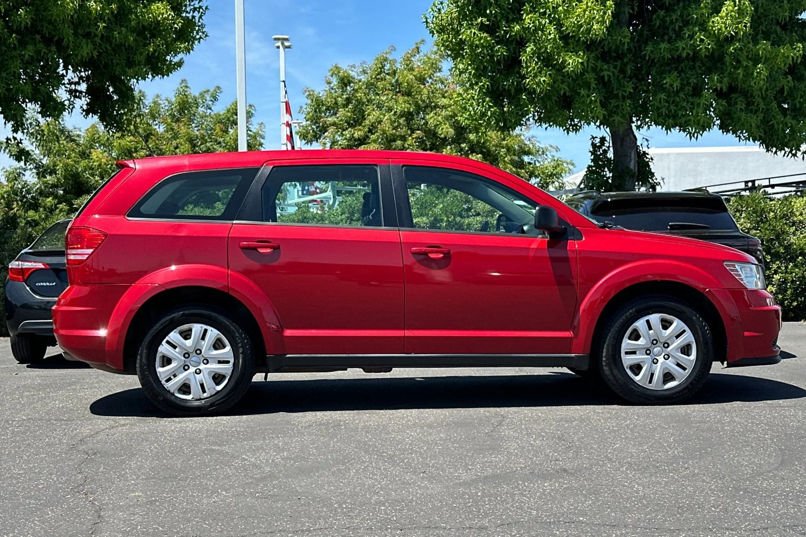 Used 2015 Redline 2 Coat Pearl Dodge American Value Pkg image 3