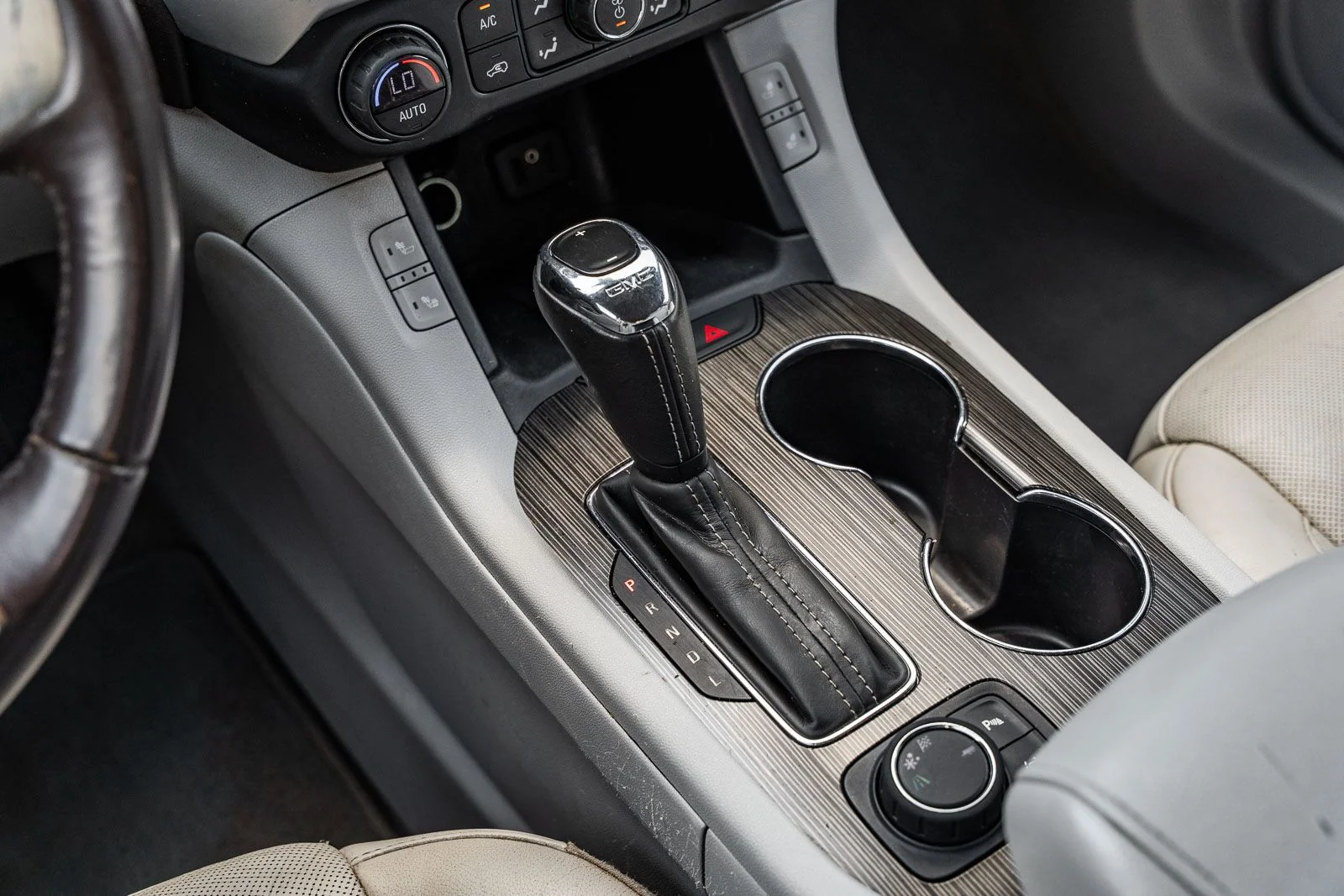 Used 2018 White GMC SLT-2 image 28