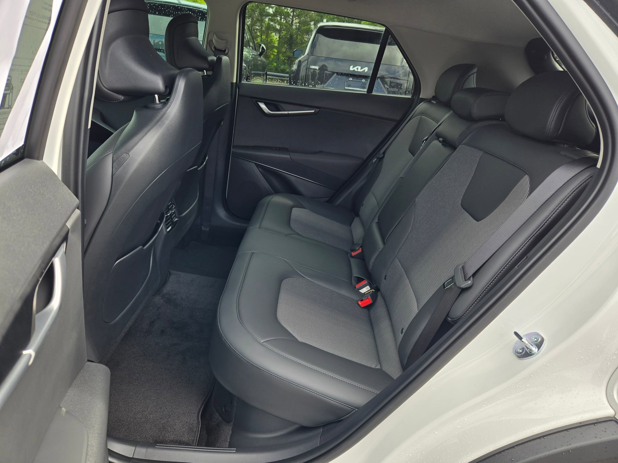 New 2026 Snow White Pearl Kia EX image 34