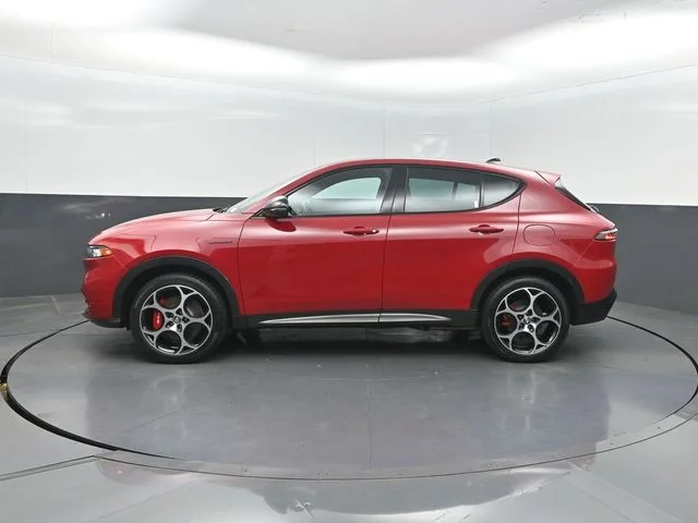 Used 2024 Red Alfa Romeo Veloce image 3