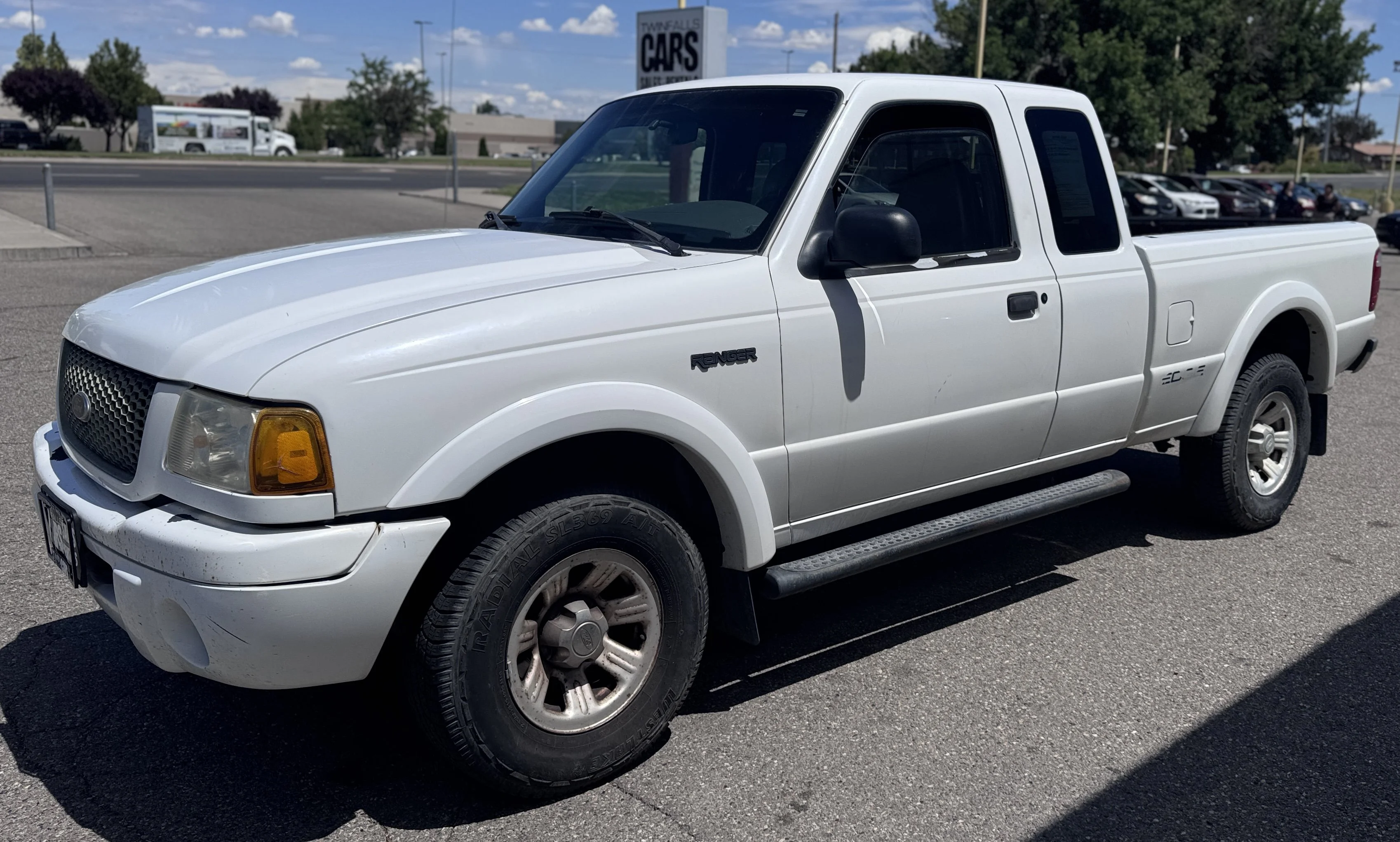 Used 2001 White Ford  image 4