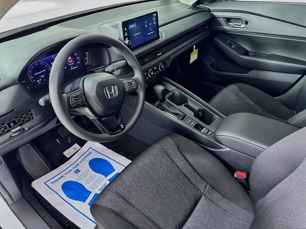 New 2026 Platinum White Pearl Honda SE image 14