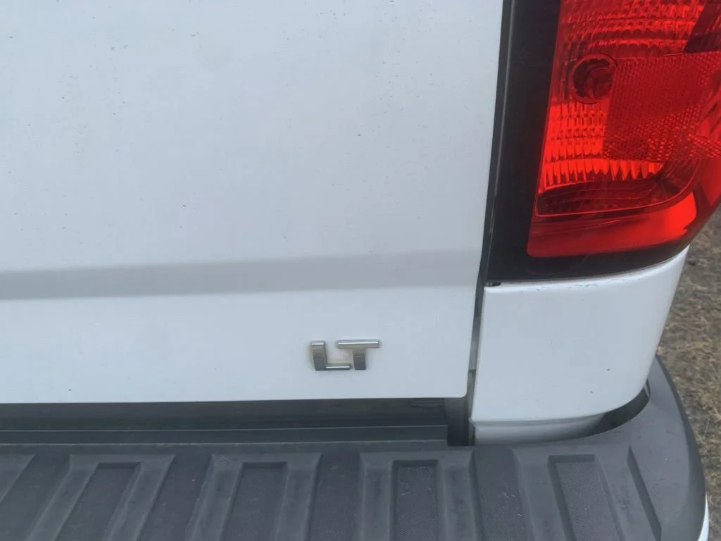 Used 2018 SUMMIT WHITE Chevrolet LT image 9