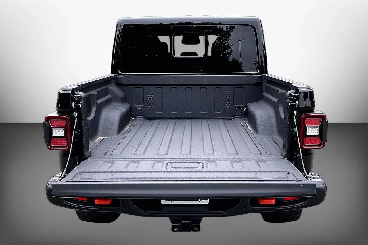 New 2026 Black Clear-Coat Exterior Paint Jeep Mojave X image 20