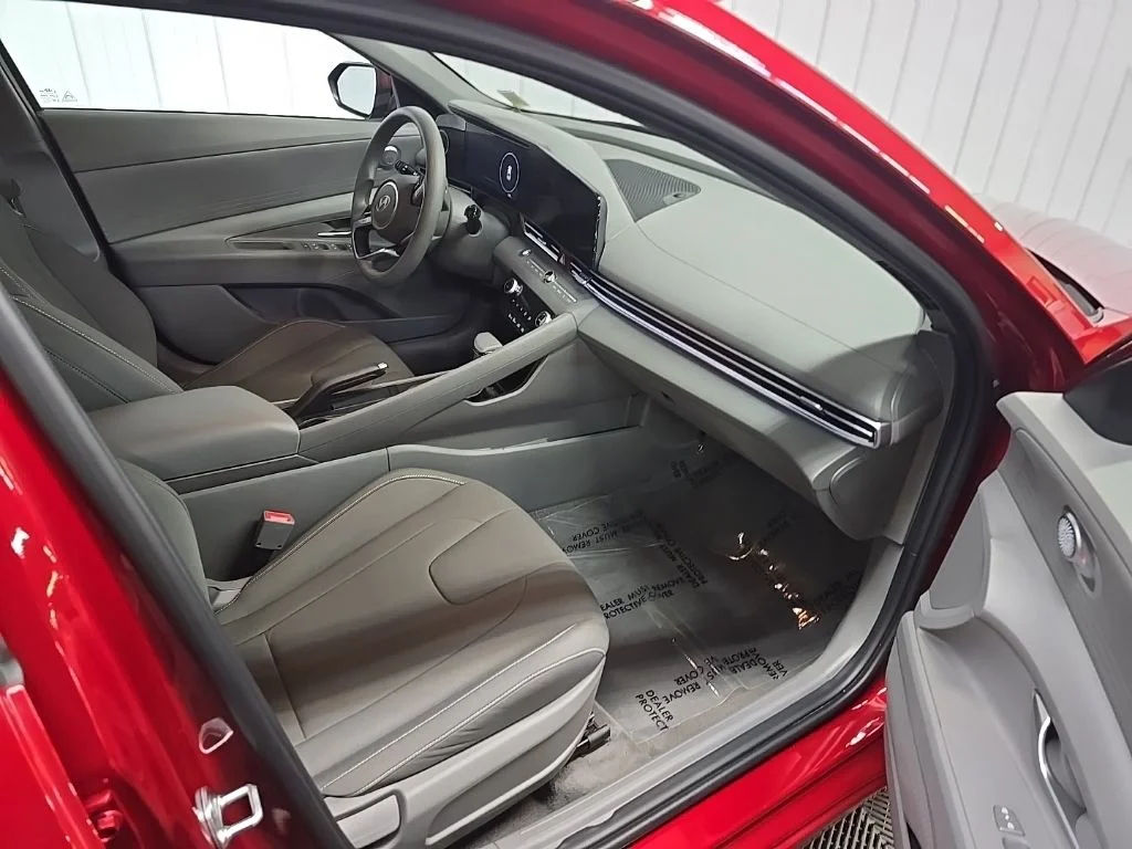 Used 2024 Red Hyundai SEL image 17