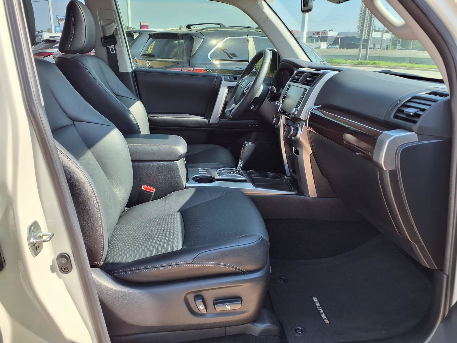 Certified Used 2022 Blizzard Pearl Toyota Limited image 19