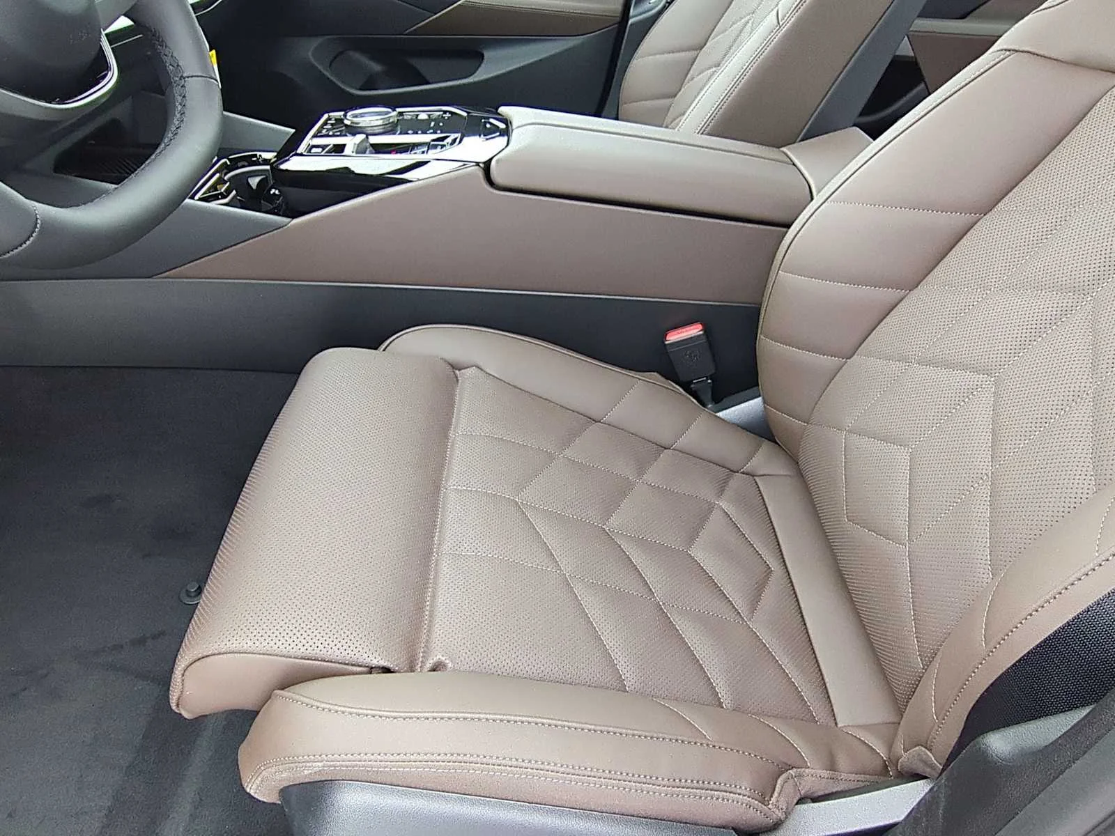 New 2026 Phytonic Blue Metallic BMW 530i xDrive image 16