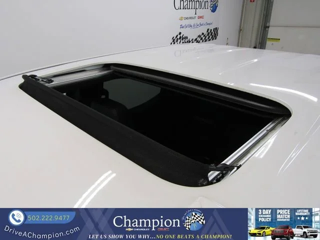 Used 2025 Summit White GMC AT4 image 5