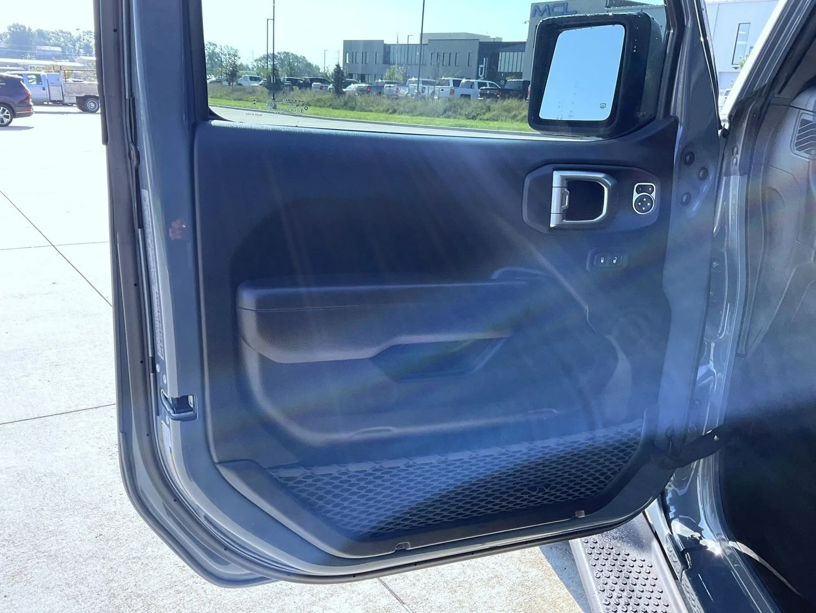 Used 2024 Gray Jeep Sport S image 10