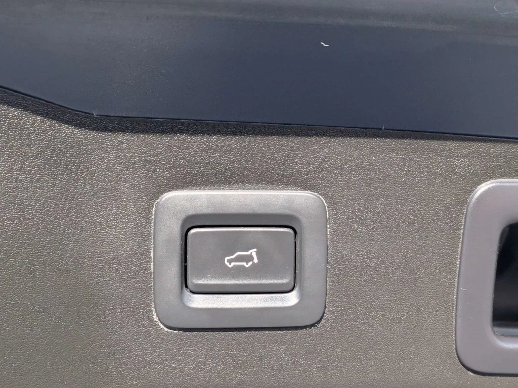 Used 2021 Polymetal Gray Metallic Mazda Carbon Edition image 12