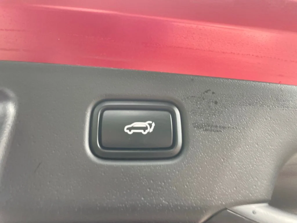 Used 2023 Runway Red Kia Wind image 23