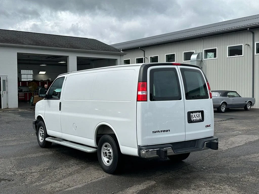 Used 2025 Summit White GMC Work Van image 13