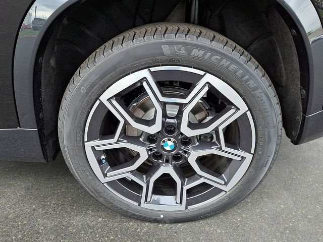 New 2026 Black Sapphire Metallic BMW xDrive28i image 8