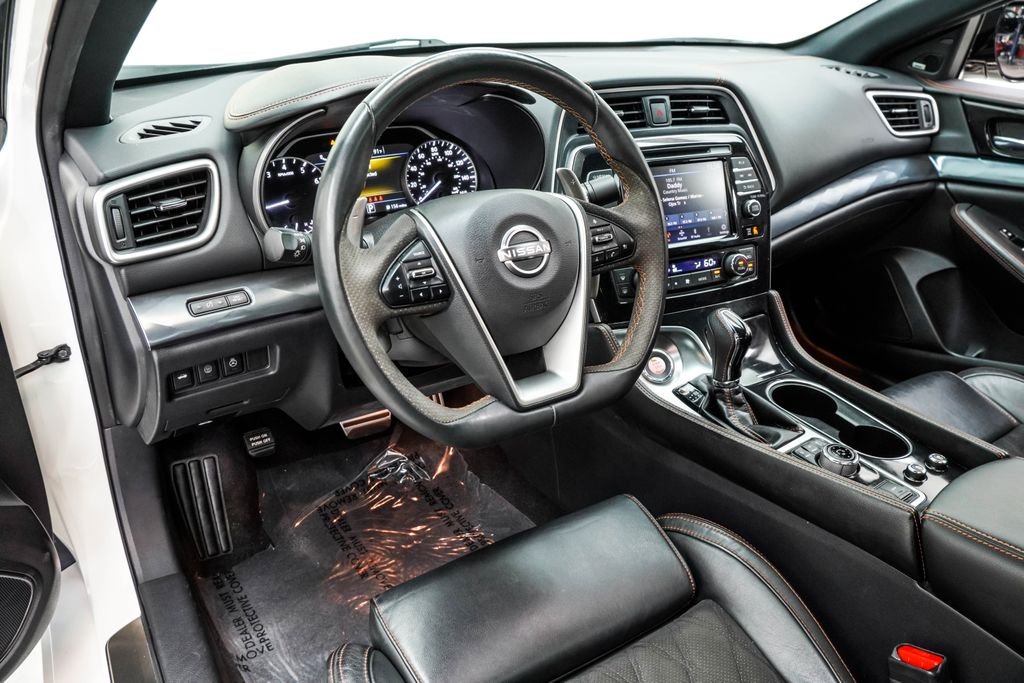 Used 2023 White Nissan SR image 20