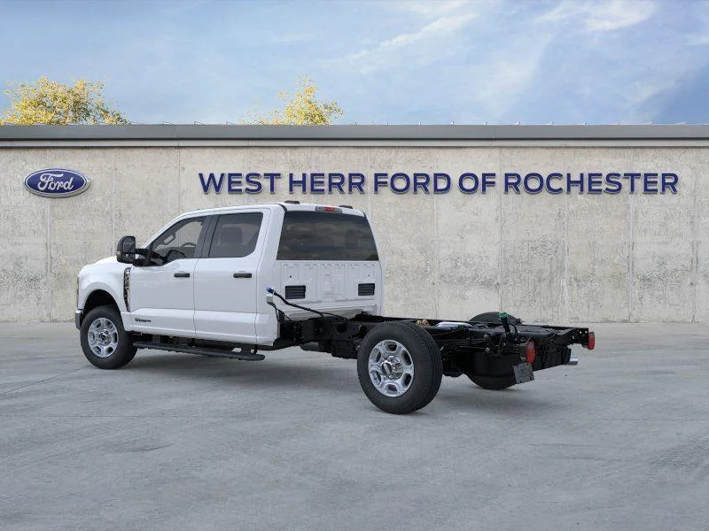 New 2026 Oxford White Ford F-350® XLT image 5