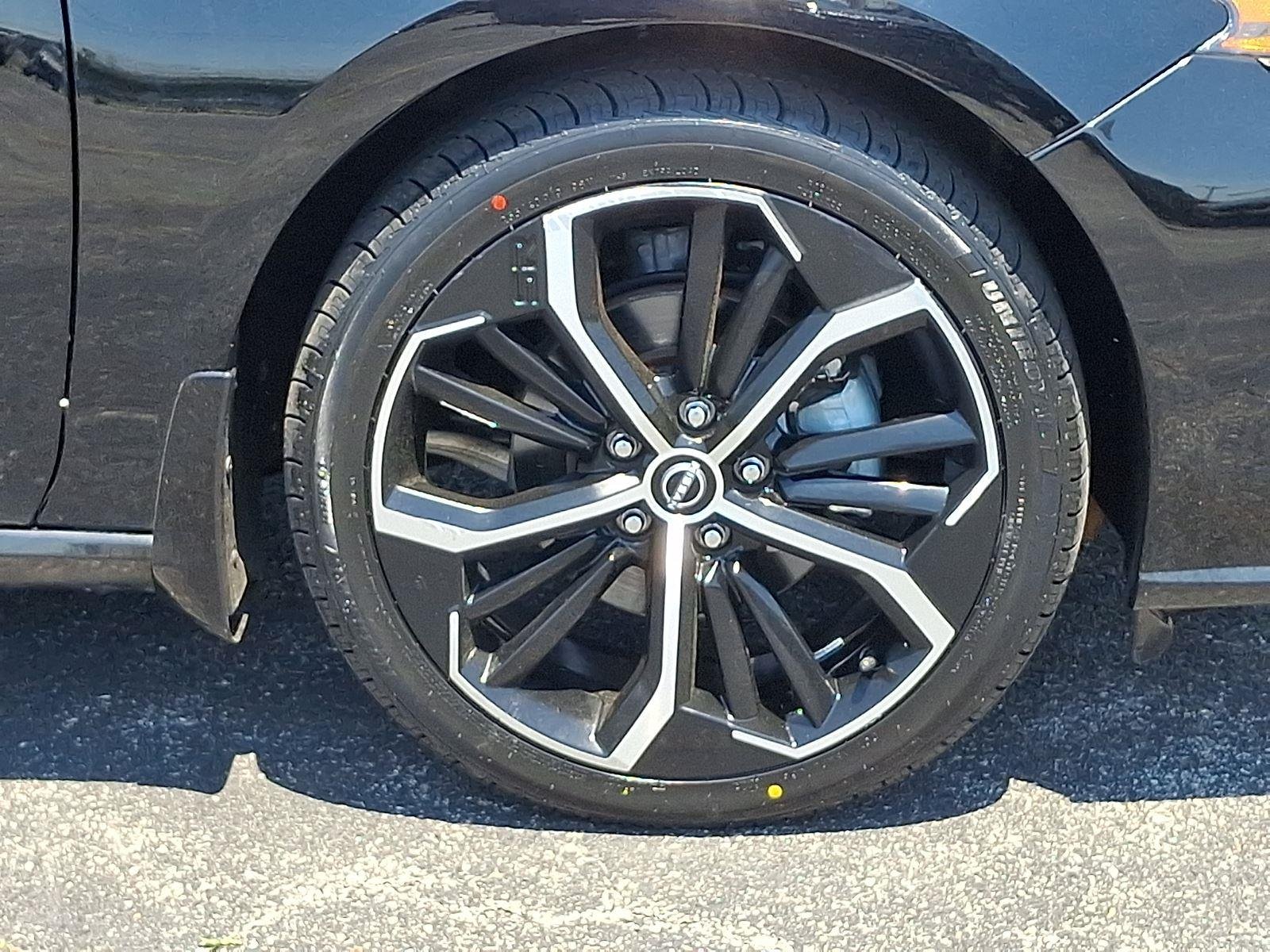 Used 2024 Black Nissan 2.5 SR image 8