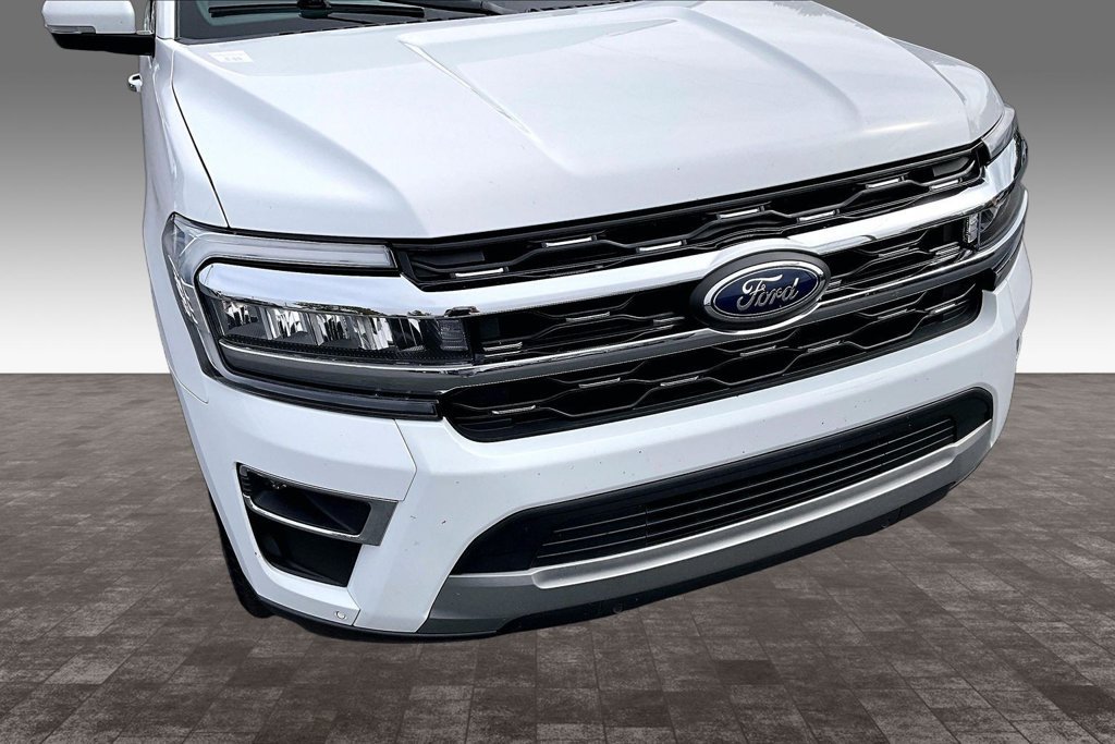 Used 2023 Oxford White Ford Limited image 4