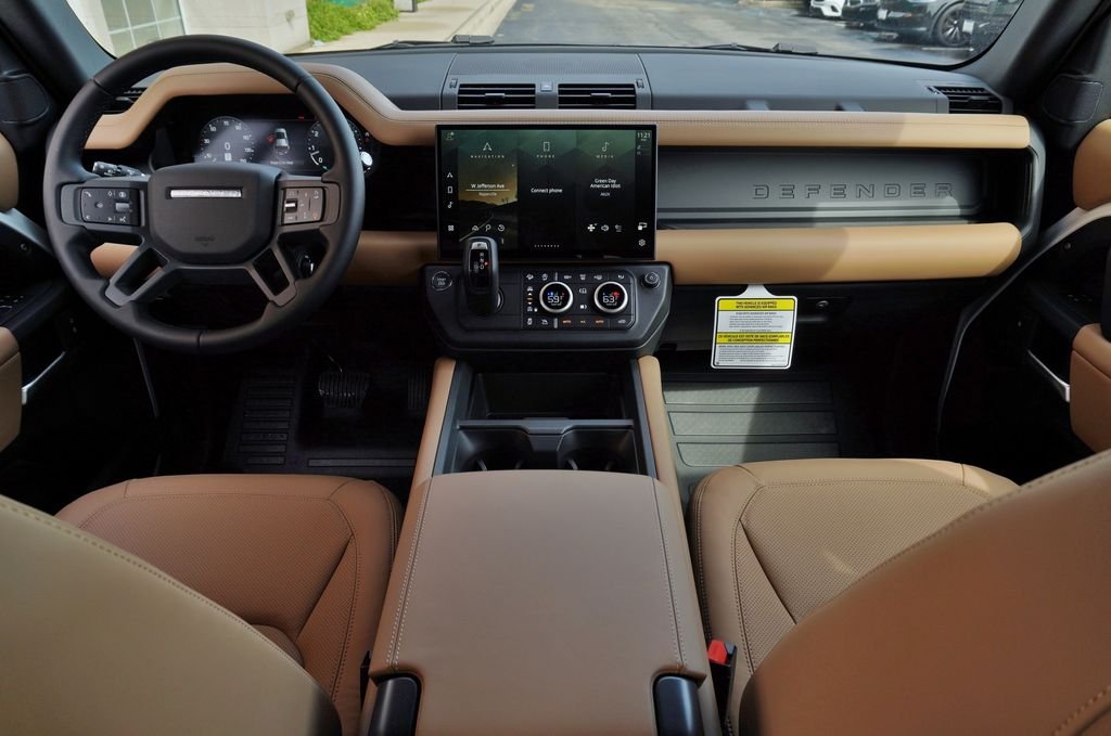 New 2026 Fuji White Land Rover X-Dynamic SE image 9