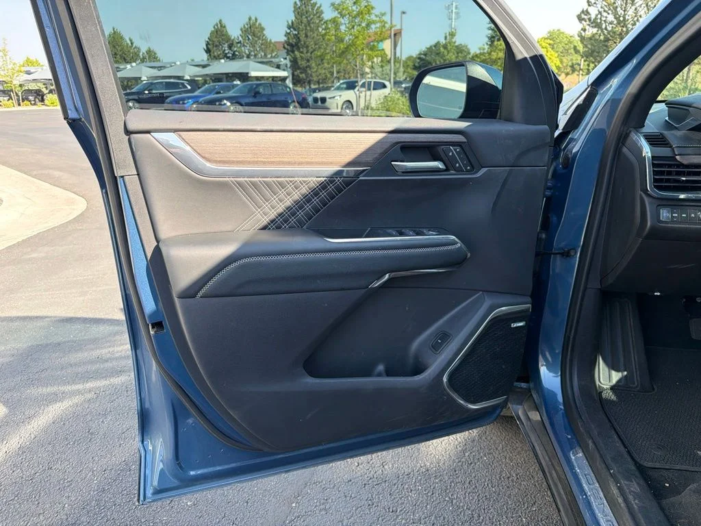 Used 2024 Blue GMC Denali image 9