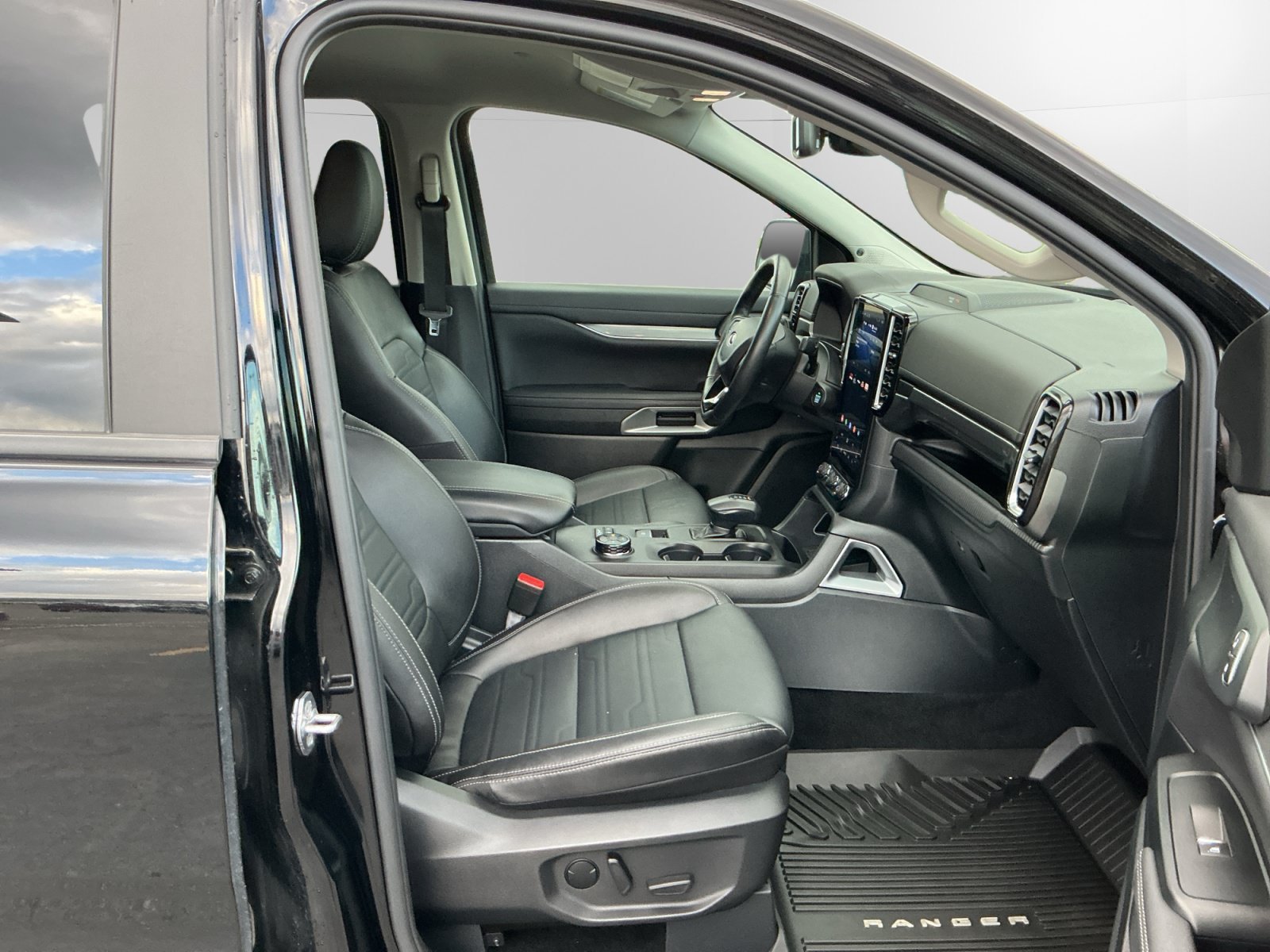 Used 2024 Black Ford LARIAT image 15
