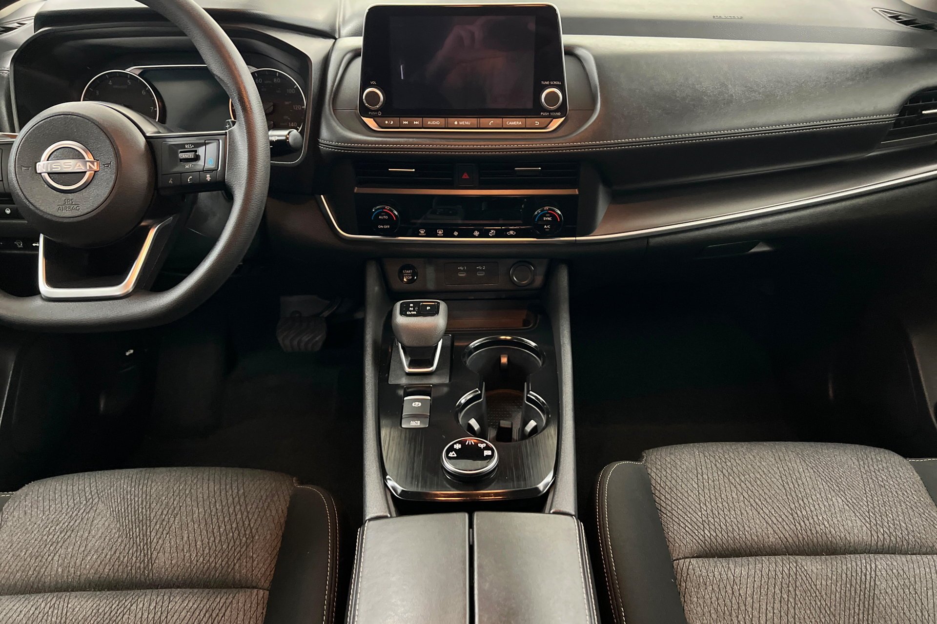 2024 Nissan Rogue SV - Photo 14