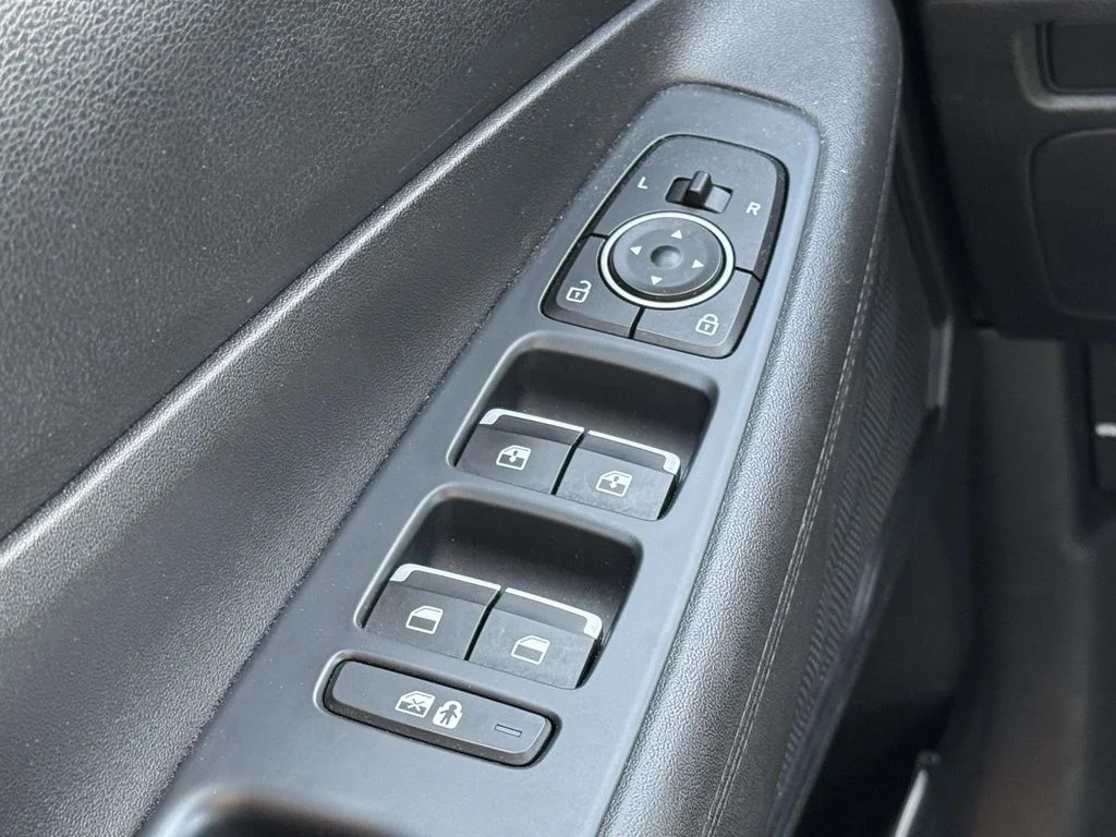 Used 2022 Gray Hyundai SEL image 26