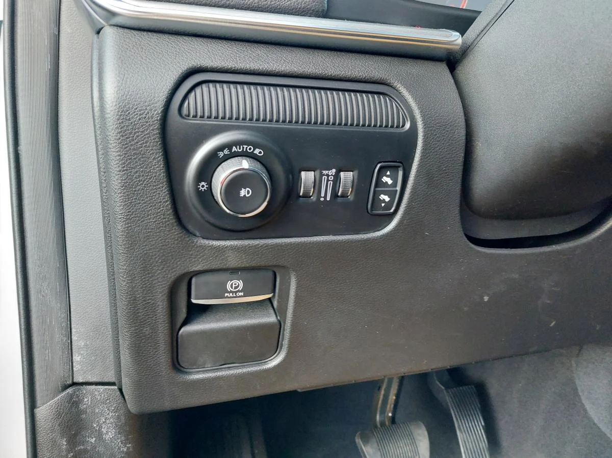 Used 2024 White Jeep Series II Carbide 4x4 image 15