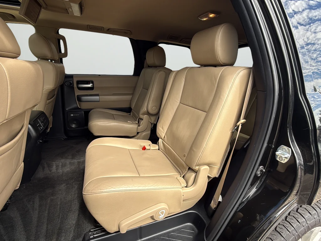 Used 2012 Black Toyota Limited image 26