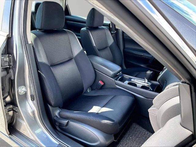 Used 2018 Gun Metallic Nissan 2.5 SR image 11