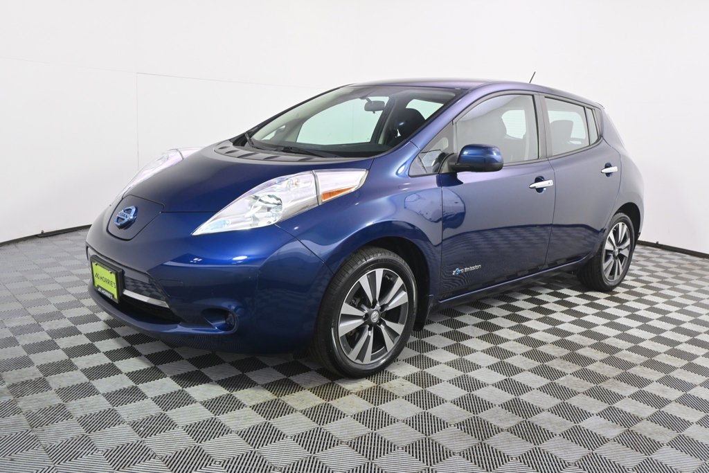 Used 2017 Nissan LEAF SV with VIN 1N4BZ0CP1HC309144 for sale in St. Louis Park, MN