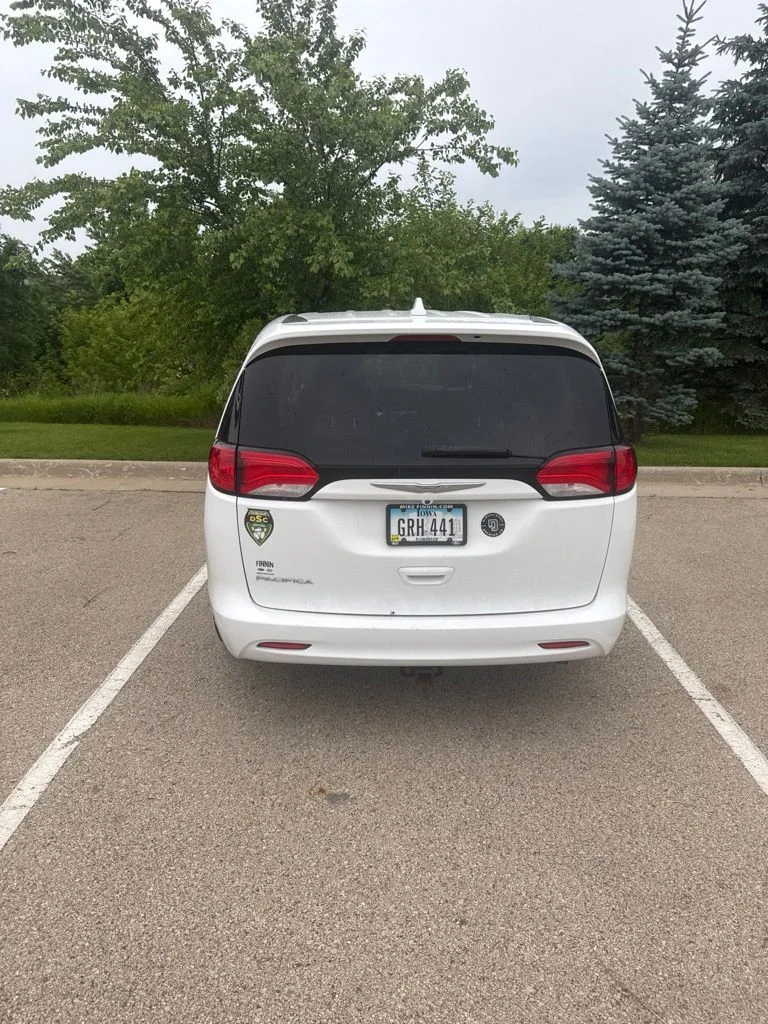 Used 2017 White Chrysler LX image 2