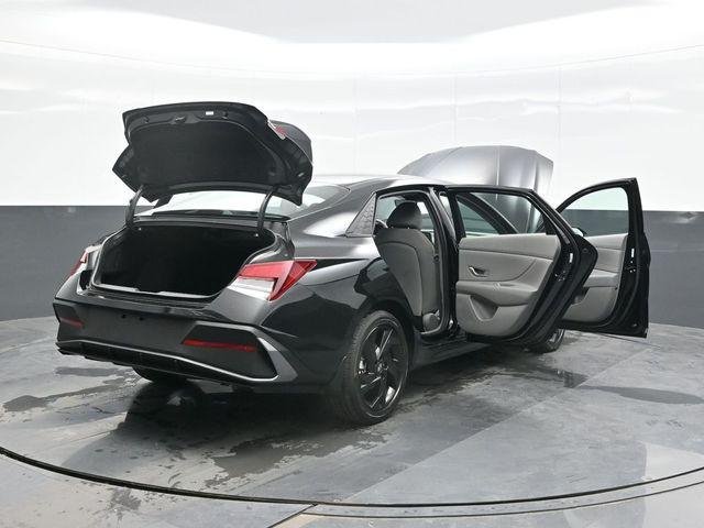 New 2026 Black Hyundai SEL Sport image 29