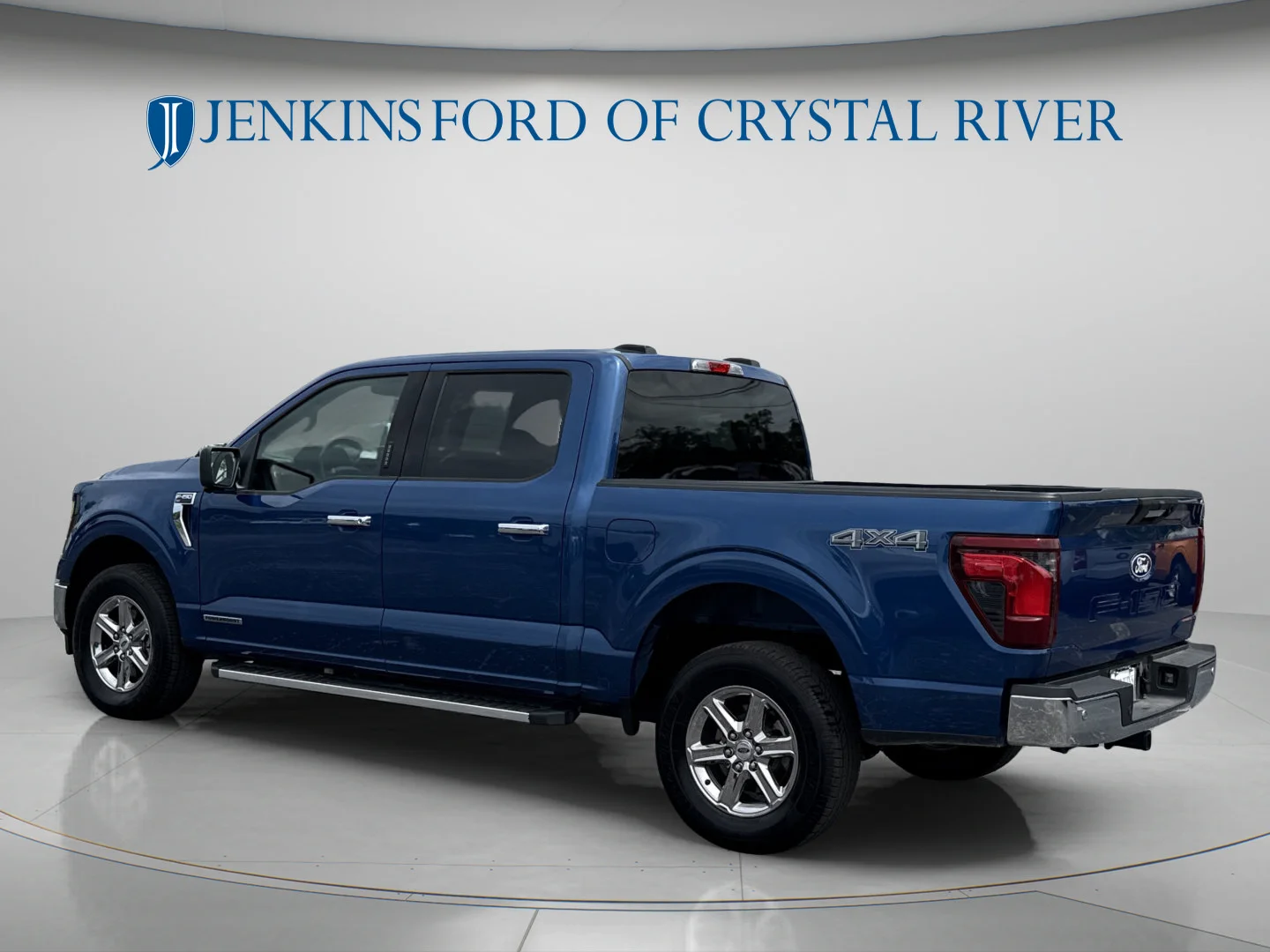 Used 2024 Atlas Blue Metallic Ford XLT image 9