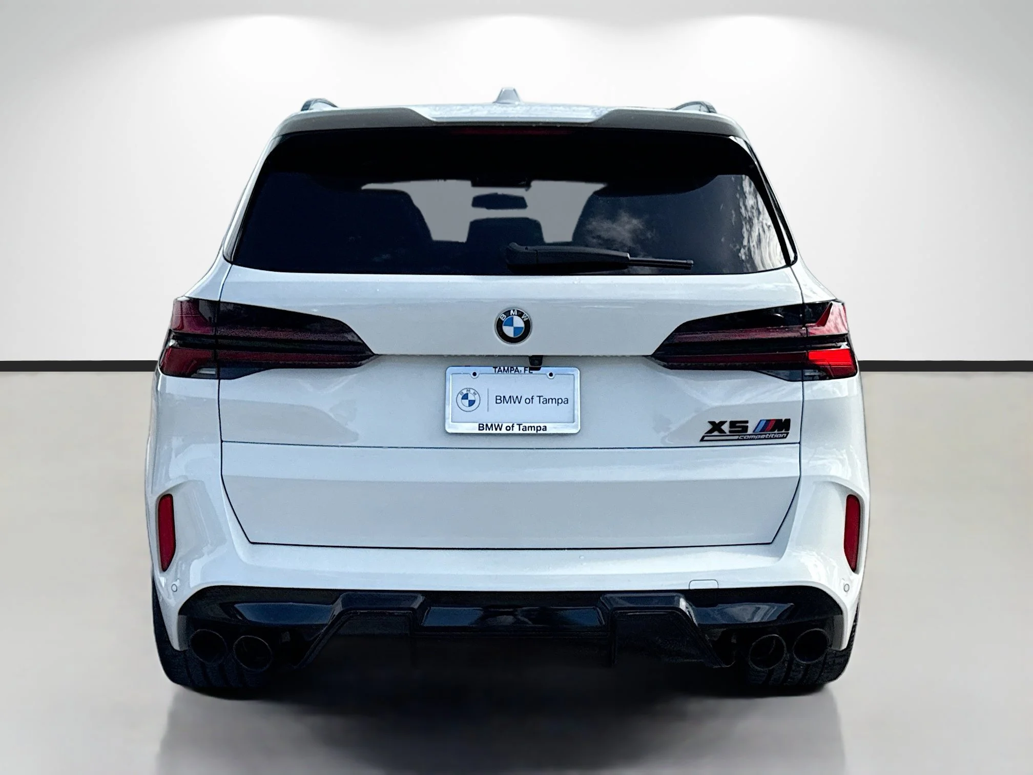 Used 2024 Alpine White BMW Competition image 4