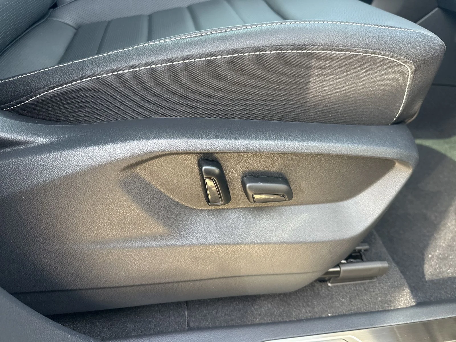 New 2026 Gray Volkswagen 2.0T SEL image 41