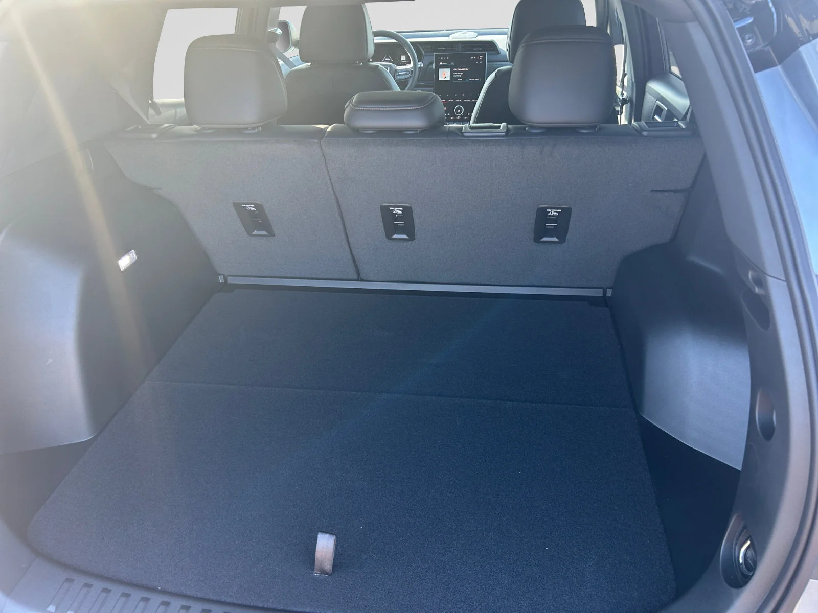 New 2027 Sterling Metallic GMC AWD AT4 image 10